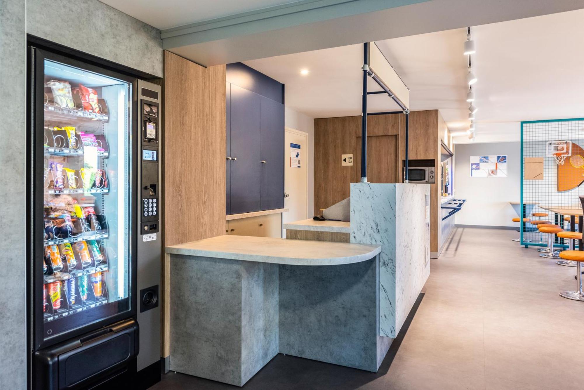 Ibis Budget Villefranche Limas ภายนอก รูปภาพ
